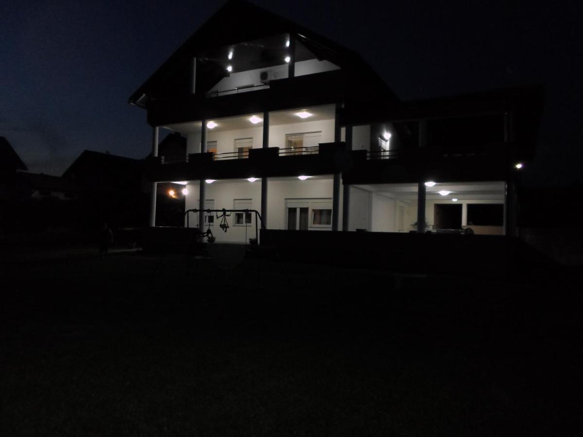 Apartment Gorska Vila Ogulin Esterno foto